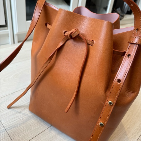 Mansur Gavriel Bucket Bag in color Camello/Rose - Picture 9 of 15